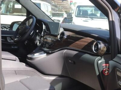 Mercedes-Benz V 300 Diesel 4Matic Exclusive Long 2023 Black Full Option
