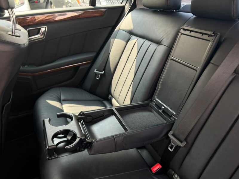 2011 Mercedes-Benz E300 Korean Specs V6 Low Mileage Silver Black