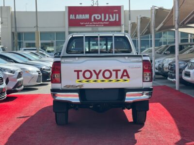 2024 Toyota Hilux 4X4 4-Cylinders Engine Diesel Manual White Red
