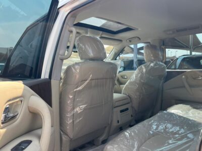 2018 Nissan Patrol SE 4.0-liter V6 Engine GCC Specs White Beige