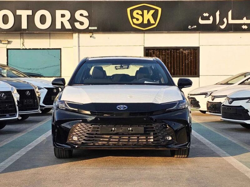 2025 Toyota Camry LE 2.5L V4 Engine PETROL Black Grey GCC
