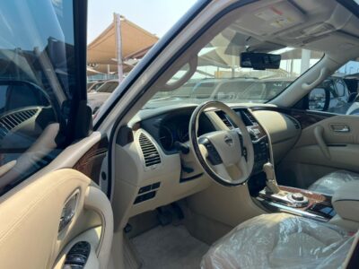 2018 Nissan Patrol SE 4.0-liter V6 Engine GCC Specs White Beige