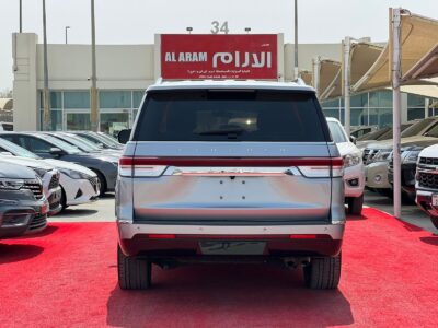 2022 Lincoln Navigator Presidential Edition GCC V6 Grey Beige