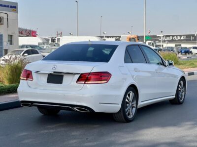 MERCEDES-BENZ E 300 3.5L V6 petrol engine WHITE Black 2015