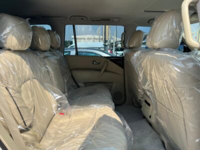 2018 Nissan Patrol SE 4.0-liter V6 Engine GCC Specs White Beige