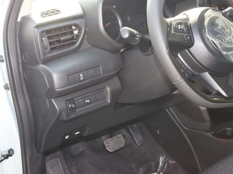 Suzuki Swift 2026 Model Suzuki Swift GLX, 1.2L Petrol A/T Silver Black