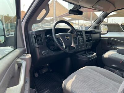 2019 Chevrolet Express Van Automatic V8 White Beige