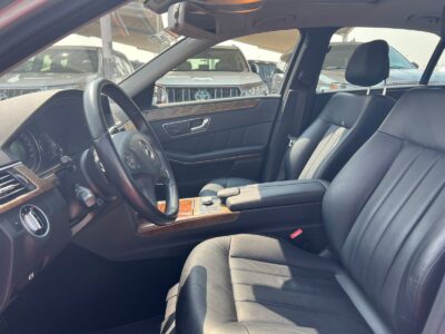 2011 Mercedes-Benz E300 Korean Specs V6 Low Mileage Silver Black