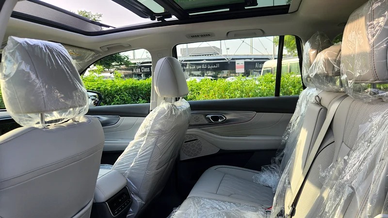 2025 GAC GS8 4-Cylinder Engine Other White Beige