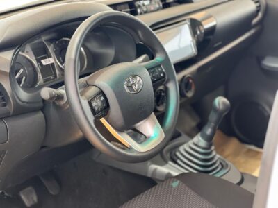 Toyota Hilux TOYOTA HILUX 2.4L 2WD MODEL 2025 White Black