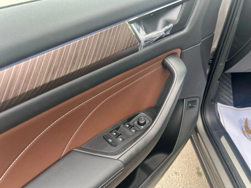 Skoda Kodiaq SKODA KODIAQ MODEL 2024 Grey Tan
