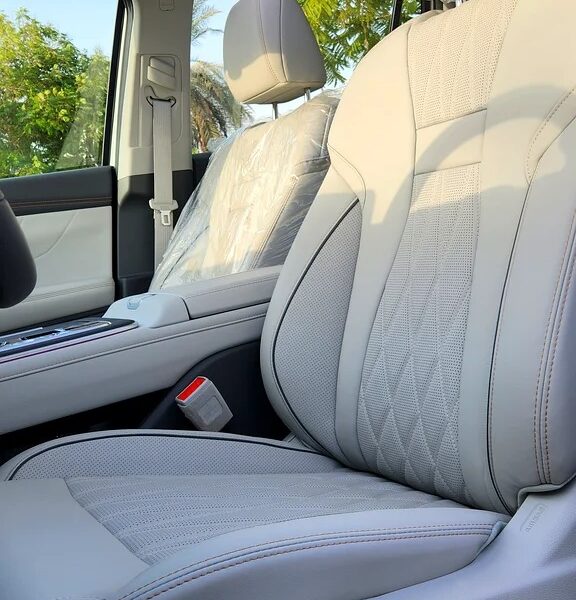 2025 GAC GS8 4-Cylinder Engine Other White Beige