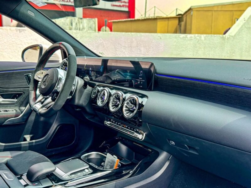 Mercedes-Benz A 35 AMG 4MATIC Hatchback 2022 White Black