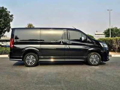 2023 Toyota Granvia PREMIUM 3.5 V6 GCC EXCELLENT CONDITION Black