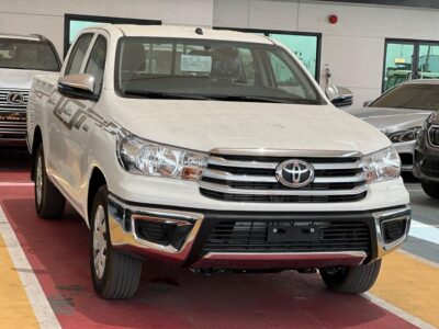 Toyota Hilux TOYOTA HILUX 2.4L 2WD MODEL 2025 White Black