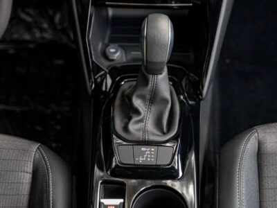 Peugeot 2008 PEUGEOT 2008 ALLURE 1.2P AT MY2023 Silver Black