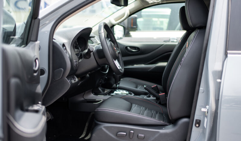 2025 Nissan Navara Pro-4X 2.5L AT Diesel 2.5 L Inline‑4 Twin‑Turbo Diesel Gray