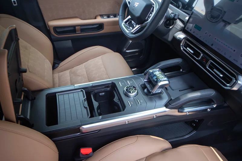 2025 Jetour T2 2.0L 4WD TRIFLE EDITION Black Tan