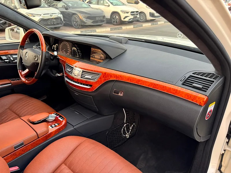 2008 Mercedes-Benz S-Class S 550 Excellent Condition White Brown