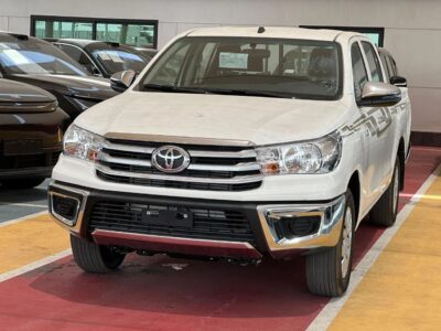 Toyota Hilux TOYOTA HILUX 2.4L 2WD MODEL 2025 White Black