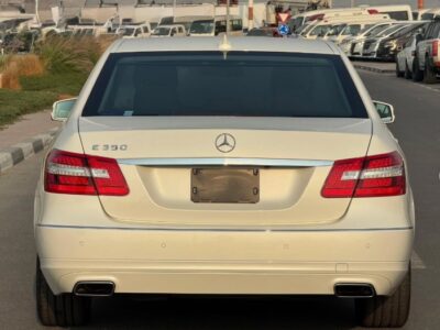 Mercedes Benz E350 3.5-liter V6 Engine 2013 Very Clean Car White