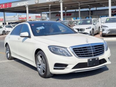 2015 Mercedes-Benz S 550 4.7L twin-turbo V8 Engine White