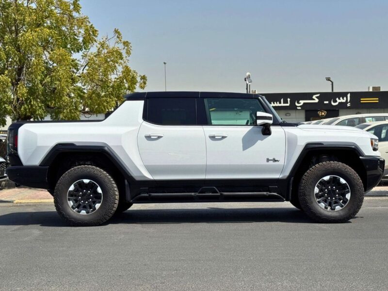 2024 GMC Hummer EV PICKUP 1.5L ELECTRIC GCC Specs White Black
