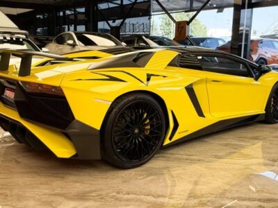 Lamborghini Aventador 6.5L V12 SV 2017 LP 750 4 SV Roadster Yellow Giallo