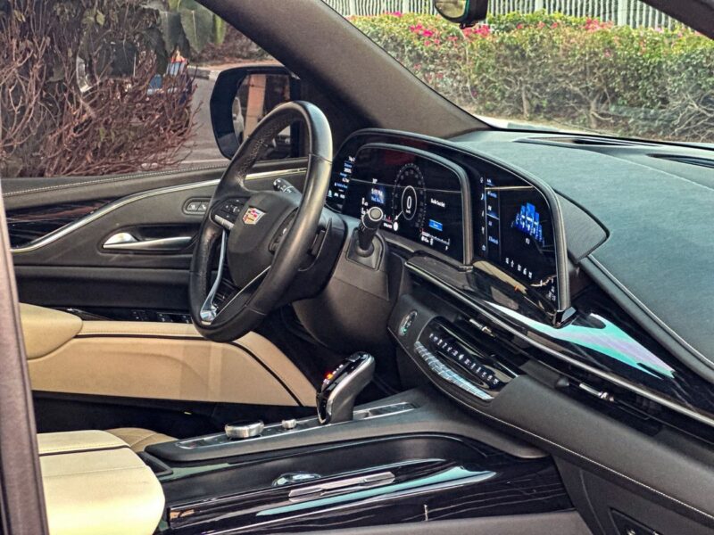 Cadillac Escalade Sport Platinum 6.2L 4WD 2023 Cadillac Escalade Black