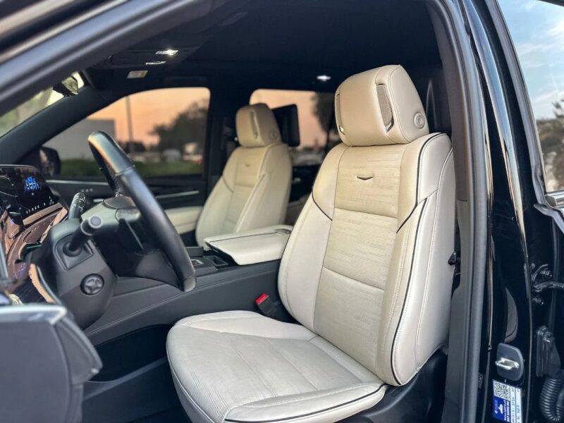 Cadillac Escalade Sport Platinum 6.2L 4WD 2023 Cadillac Escalade Black