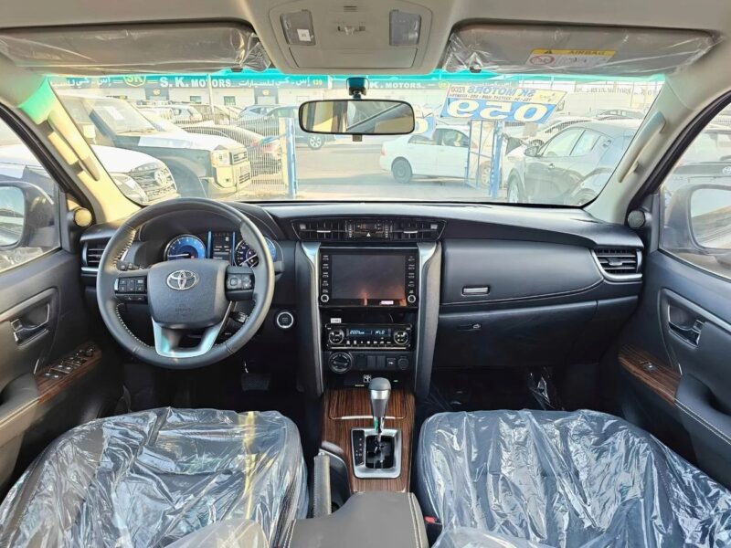 2024 Toyota Fortuner FULL OPTION 2.7L V4 PETROL GCC Bronze Black