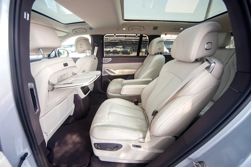 2025 Denza N9 Prestige 4-Cylinder Engine Silver White VIP SEAT