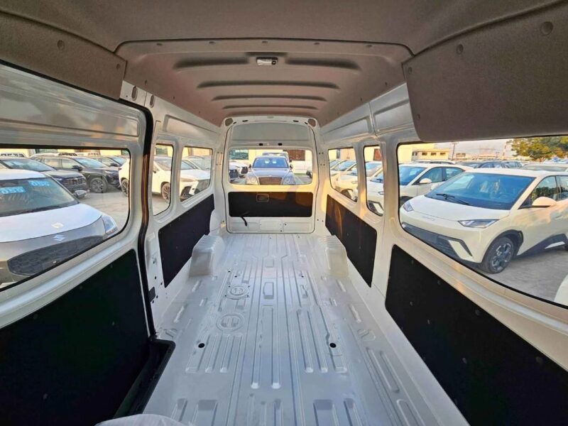 2025 Nissan Urvan HIGHROOF M/T PANEL VAN 2.5L V4 PETROL White Black