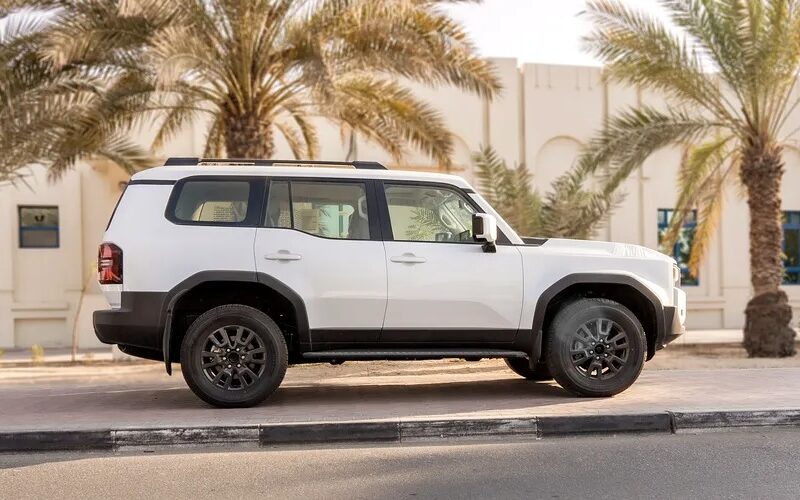 2025 Toyota Prado Other 4 Cylinder Engine White Beige GCC