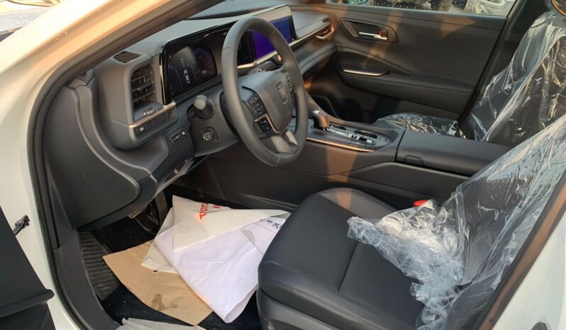 2023 Toyota Crown 2.5 L Inline‑4 Hybrid e‑CVT AWD White