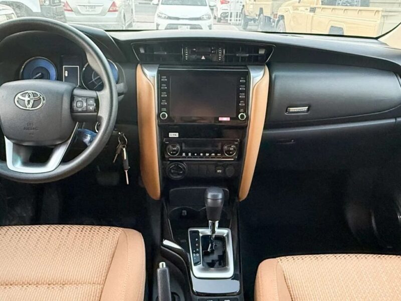 Toyota Fortuner Toyota Fortuner SR5 2.7L 4WD Full Option 2025