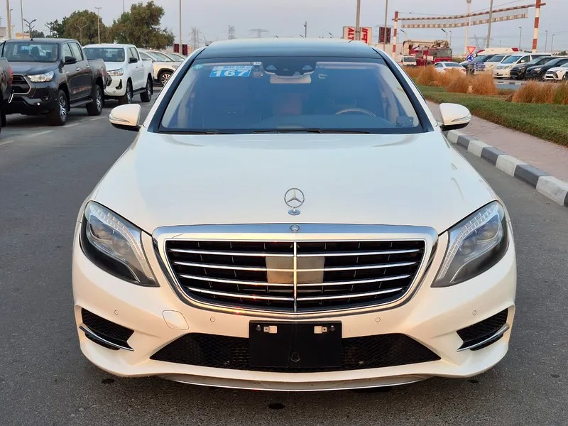 2014 Mercedes-Benz S-Class S 550 8 Cylinder Engine White Black