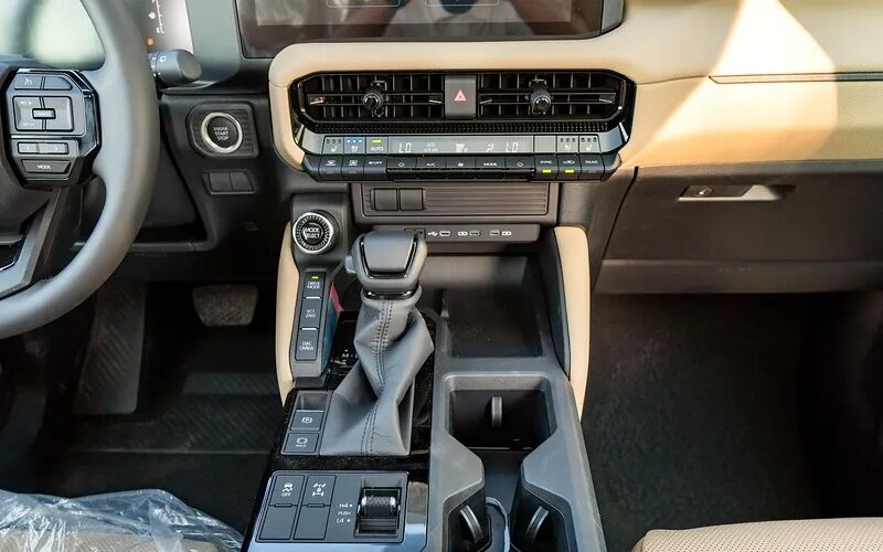 2025 Toyota Prado Other 4 Cylinder Engine White Beige GCC