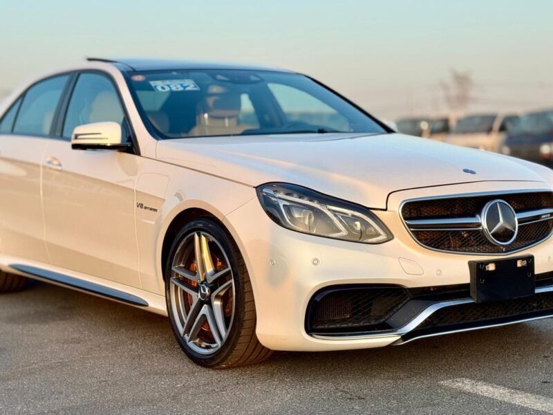 2014 Mercedes-Benz E63 AMG 5.5L twin-turbo V8 White Beige