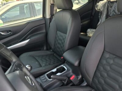 2024 Nissan Navara 2.3L twin-turbo diesel 4 Cylinder Engine Black