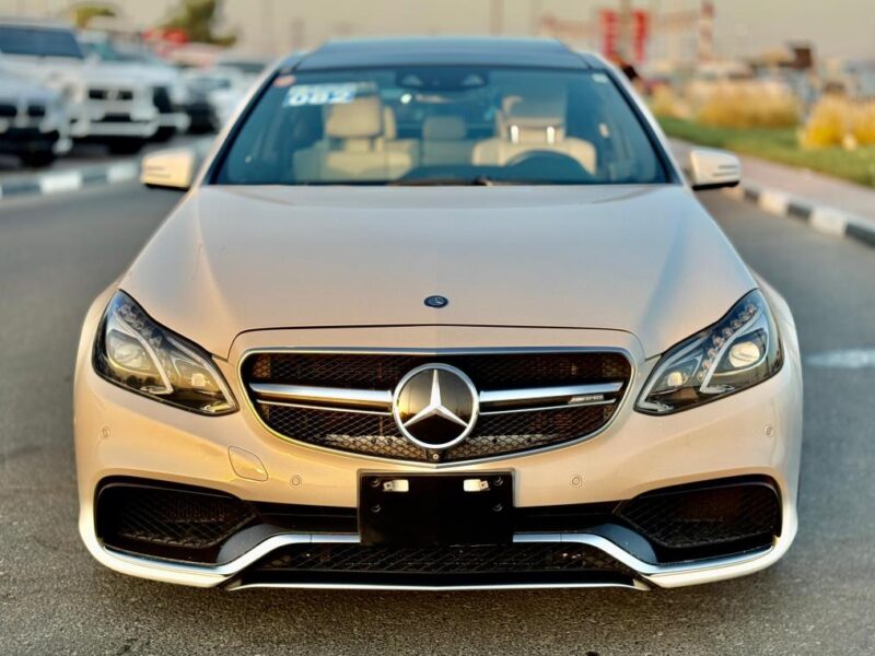2014 Mercedes-Benz E63 AMG 5.5L twin-turbo V8 White Beige