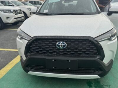 2025 Toyota Corolla Cross 2.0L 4-Cylinder Engine White Black