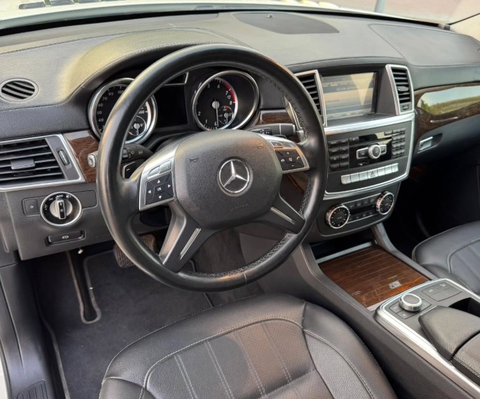 2013 MERCEDES BENZ GL450 V8 AUCTION GRADE 4/B White Black