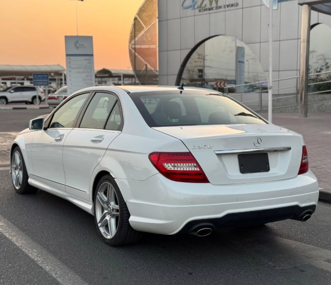 2014 MERCEDES BENZ C350 V6 Body Kit AMG AUCTION GRADE 4/B White Black