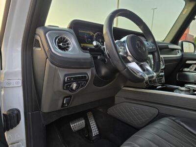 Mercedes-Benz AMG G63 4.0L V8 Biturbo Twin-Turbo 2022 White Black