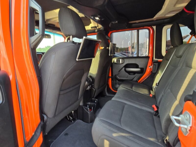 Jeep Wrangler Desert 2018 Orange Black in Very Good Condition