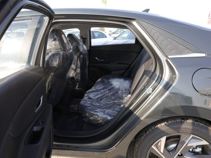 2025 Hyundai Elantra 4 Cylinder Engine Grey Black