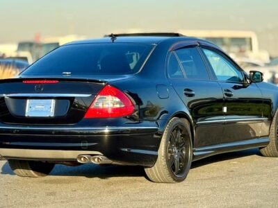 2008 Mercedes-Benz E-Class E 550 8 Cylinders Engine Black