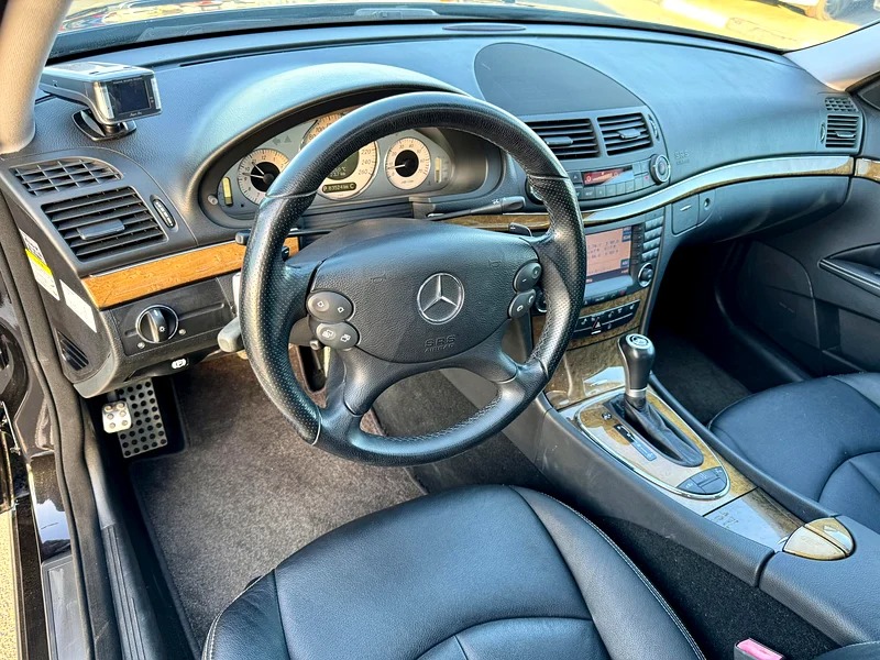 2008 Mercedes-Benz E-Class E 550 8 Cylinders Engine Black