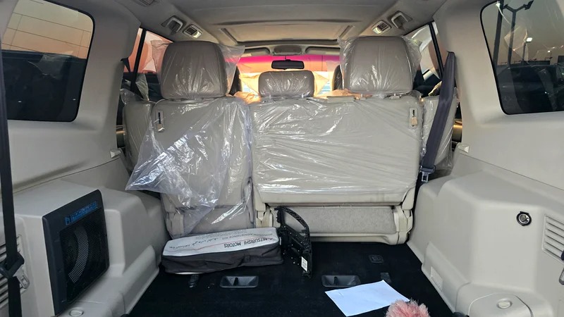 2013 Mitsubishi Pajero GLX 6 Cylinder Engine SUV Black Beige